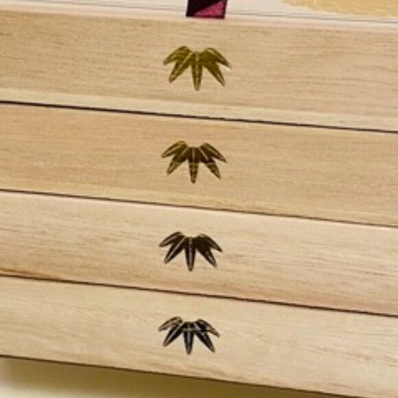 Kuretake Gansai Tambi 100 Watercolour Set - Picture 4 of 15